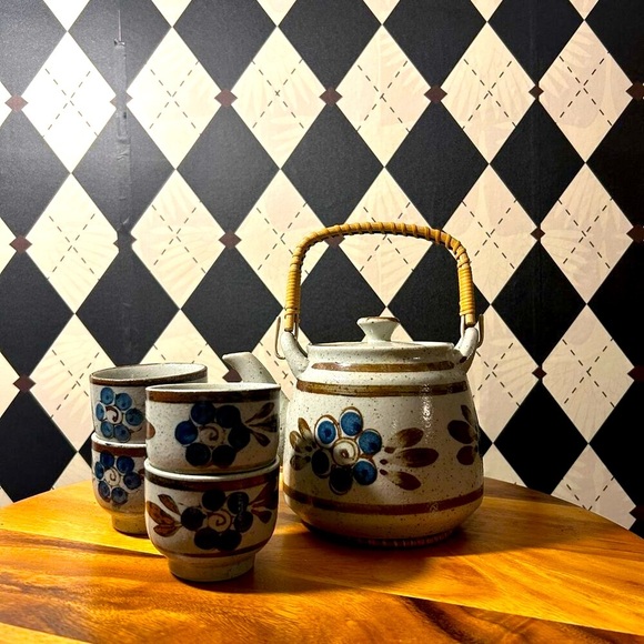 Otagiri Japanese Tea Set | Hand-Painted | Teapot + 4 Cups - Picture 3 of 5